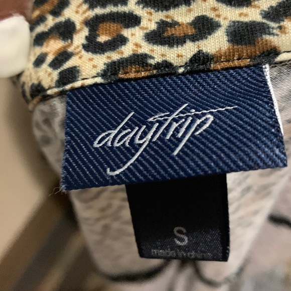 Women Daytrip shirt - Picture 2 of 8